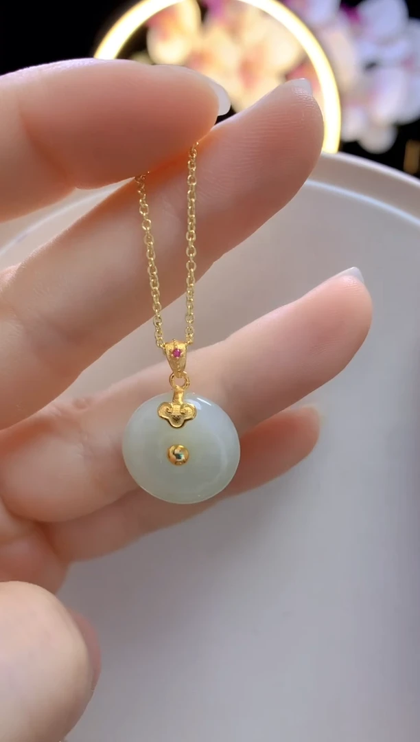 和田玉银S925镶嵌吊坠(赠链)祥云平安扣