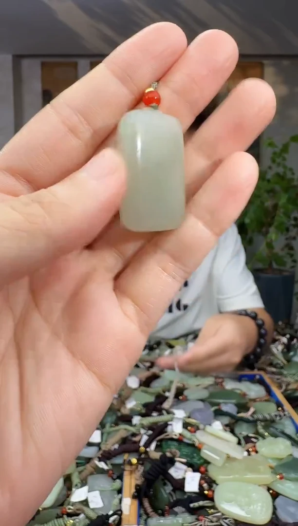 未镶嵌和田玉挂件拍一发一