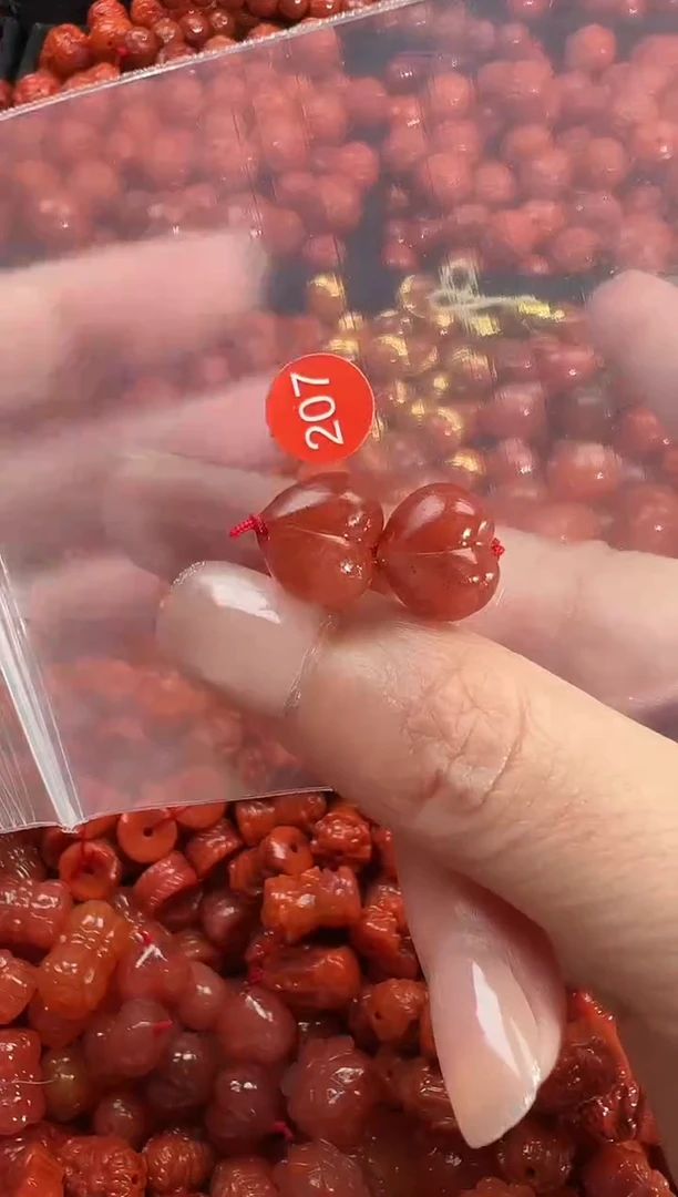 颈饰未镶嵌南红玛瑙1