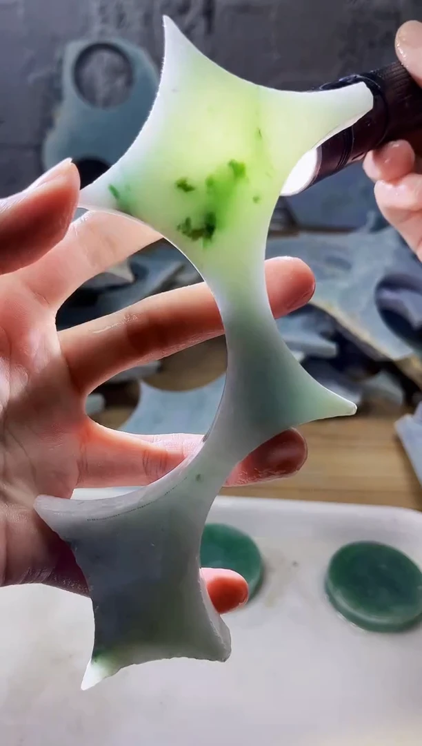 翡翠裸石缅甸翡翠A货206