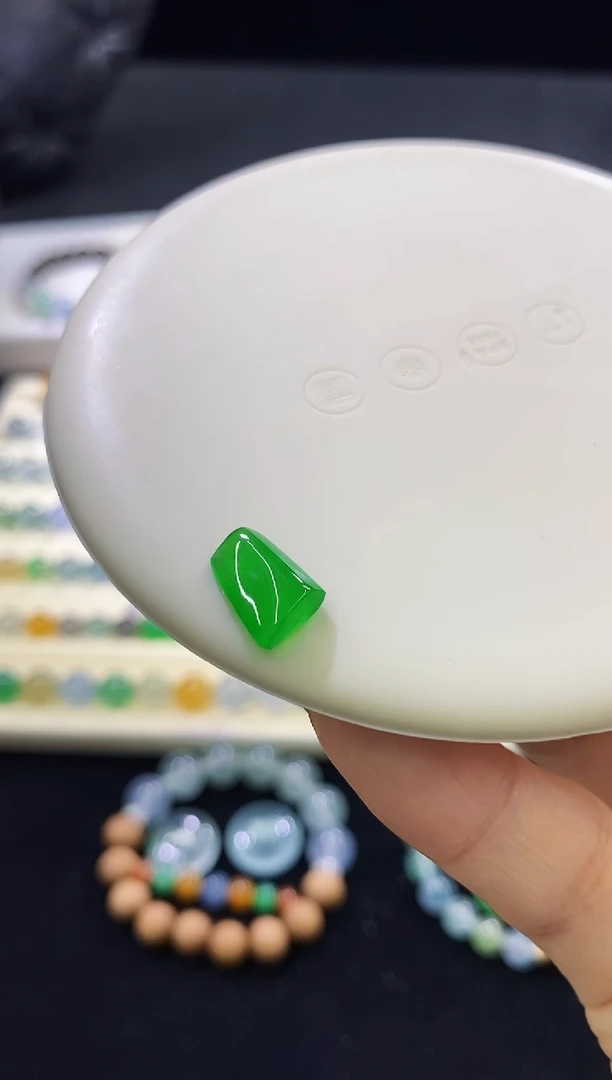 未镶嵌挂件翡翠随型