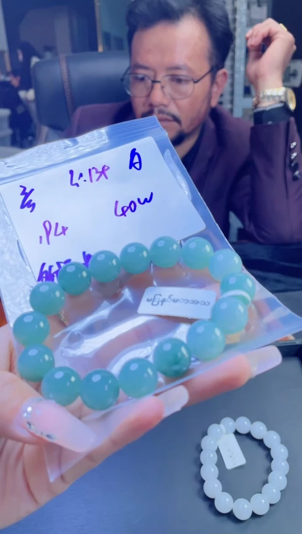 【闪购商品】定制翡翠未镶嵌多样性发货 拍一发一