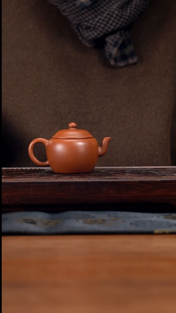 【闪购商品】紫砂茶壶130cc黄龙山原矿朱泥古莲子