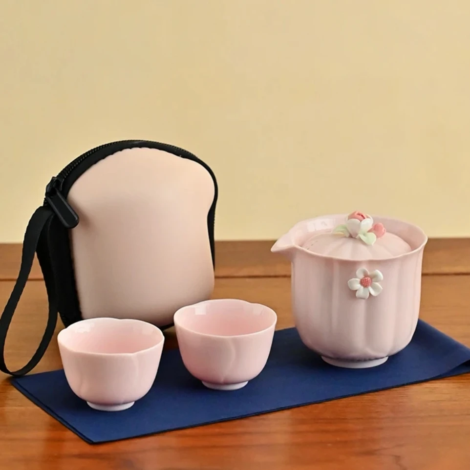 【沉鱼】羊脂玉粉捏花一壶两杯旅行茶具快客杯便携套组旅行-KK0413