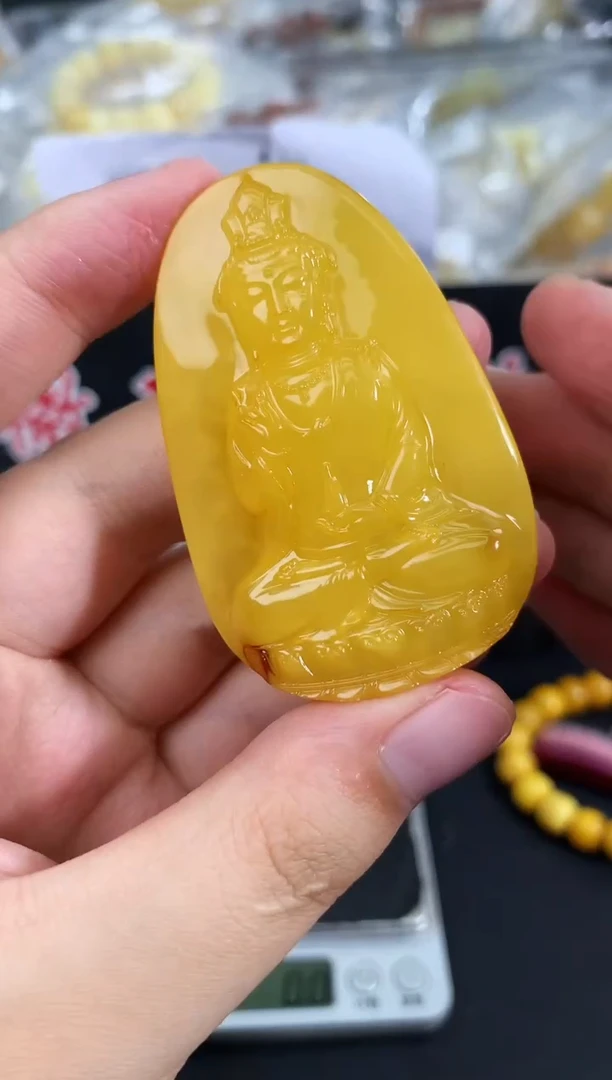 蜜蜡未镶嵌珠宝奇石95