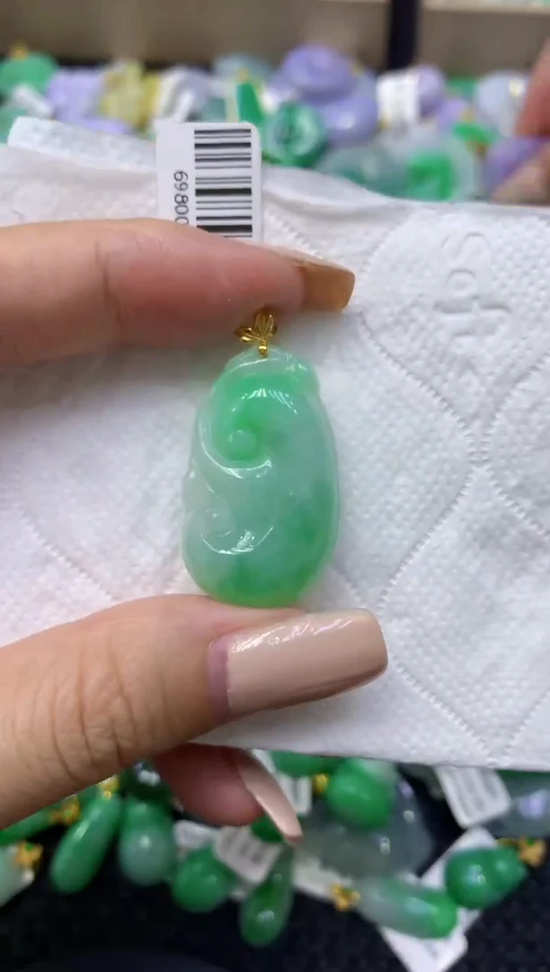 颈饰18K金镶嵌翡翠天然缅甸翡翠A货