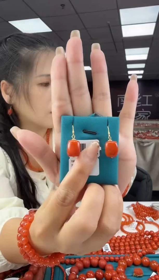 银S925镶嵌耳钩南红玛瑙多样发其一/2509070288