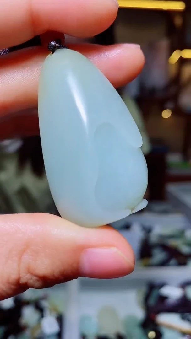 和田玉未镶嵌颈饰1