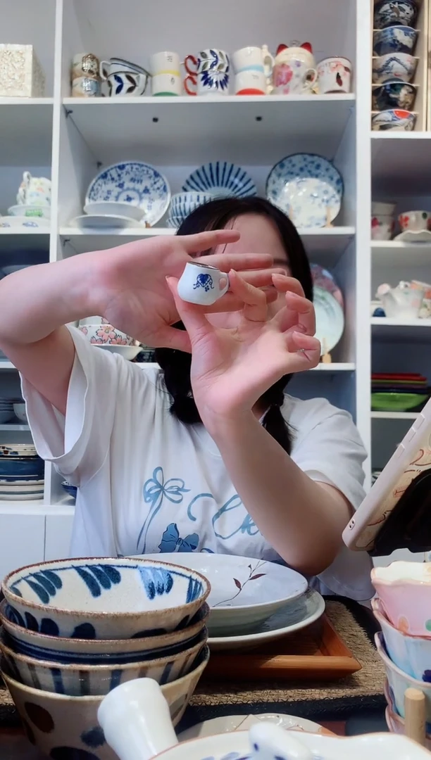 陶瓷【微瑕】葡萄花小奶杯