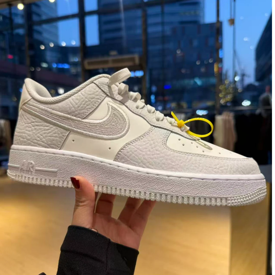 NIKE/耐克【马年新款】AF1男子复古空军一号休闲板鞋IB6842100