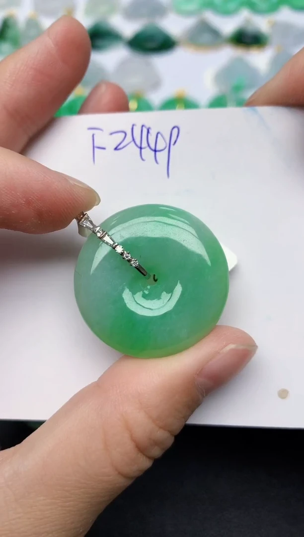 颈饰18K金镶嵌翡翠天然缅甸A货翡翠百元以上9元证书费自理