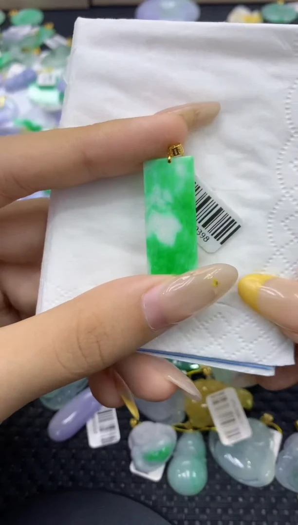 颈饰18K金镶嵌翡翠天然缅甸翡翠A货