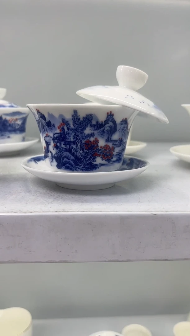 青花釉里红悬停盖碗