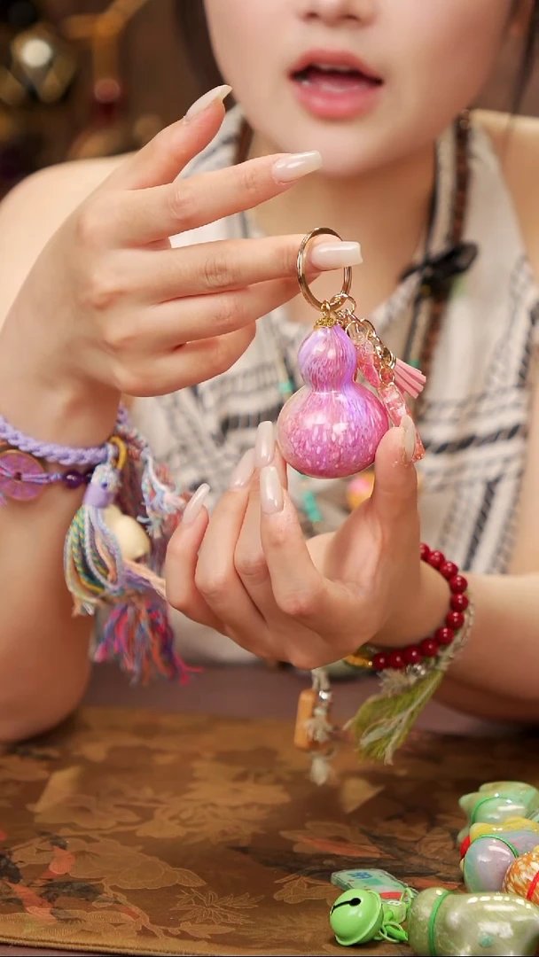 153天琦閤漆艺小葫芦挂件