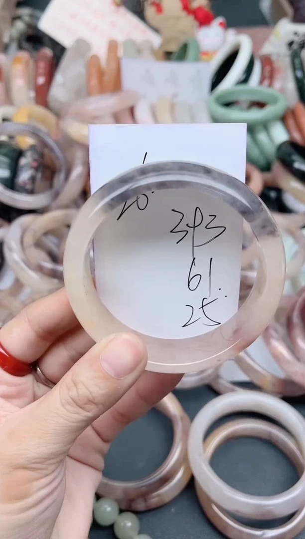 未镶嵌手镯石英质玉393