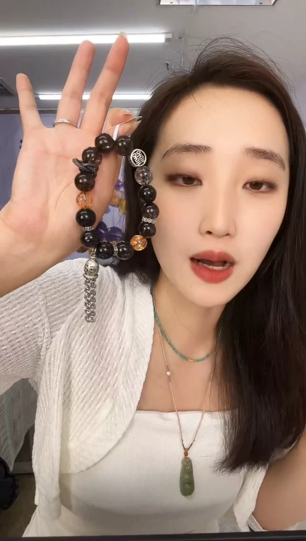 水晶手链未镶嵌天然珠宝多样性发其一