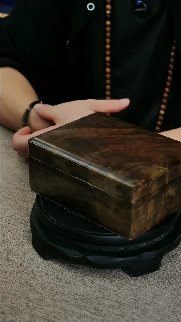 金丝楠明式风格文房手捧盒一木一器冰花纹（微瑕疵）