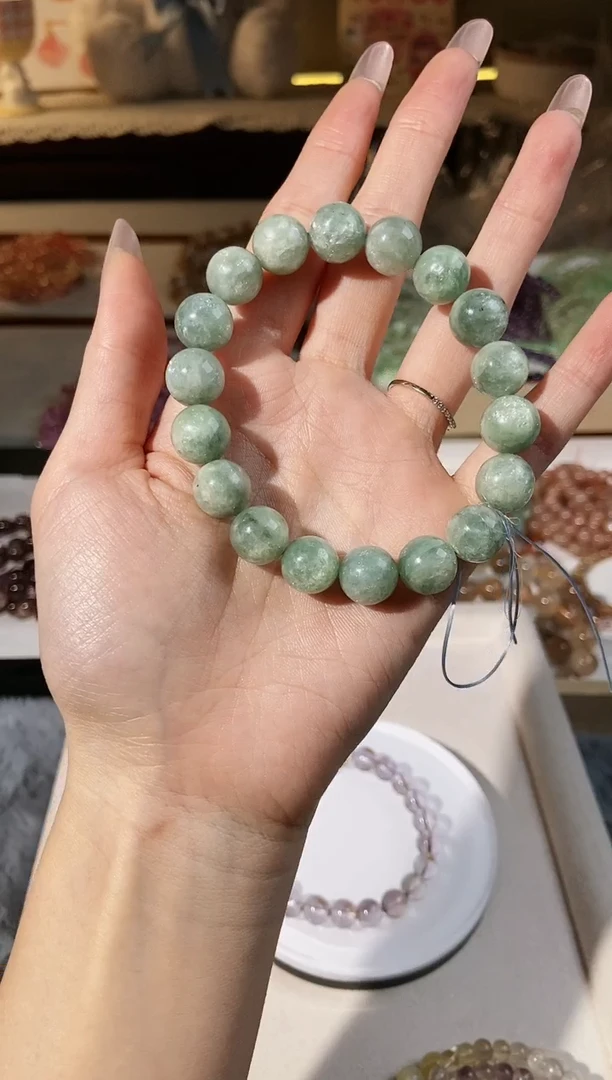 【闪购商品】水晶手串未镶嵌翠祖母11+偏绿