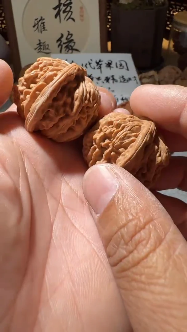 把件文玩核桃【核缘雅趣】39左右汉高楼，同尺寸随机发