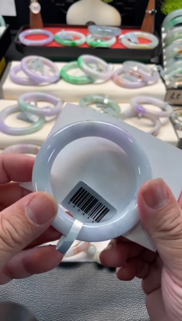 未镶嵌手镯翡翠64号链接 有纹裂 53圆条