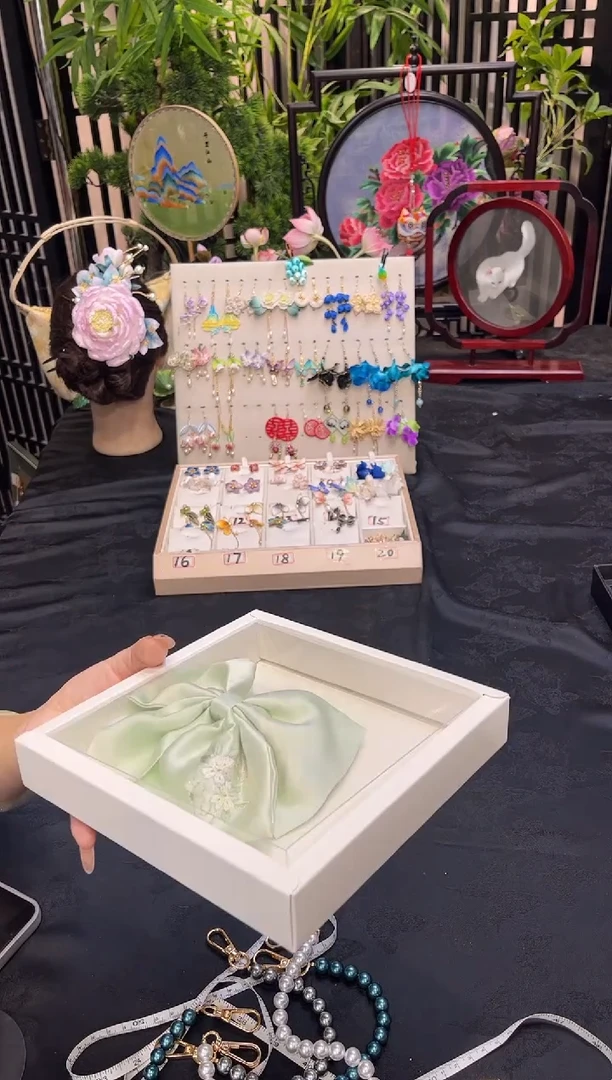 织绣沐**槿非遗苏绣手工饰品