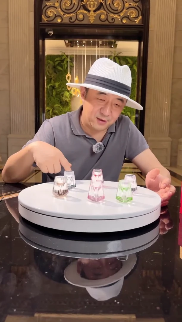 摆件AJ06556六色白酒杯一套