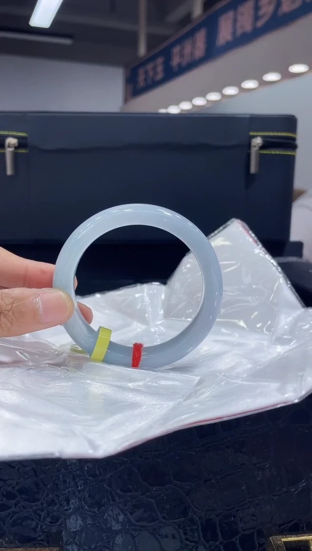 未镶嵌手镯翡翠22 5556