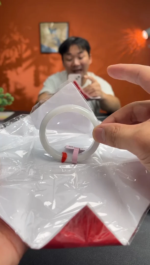 未镶嵌手镯（贵妃镯）翡翠翡翠手镯