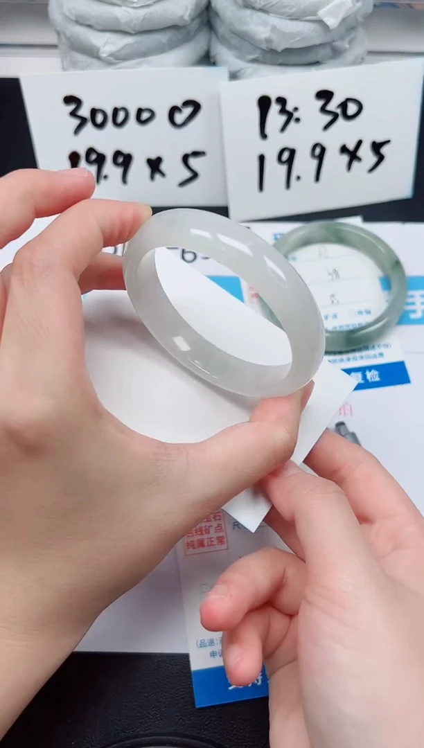 【闪购商品】石英质玉手镯未镶嵌G28-56.8