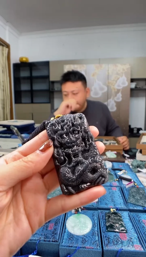 颈饰未镶嵌翡翠多样性发其一