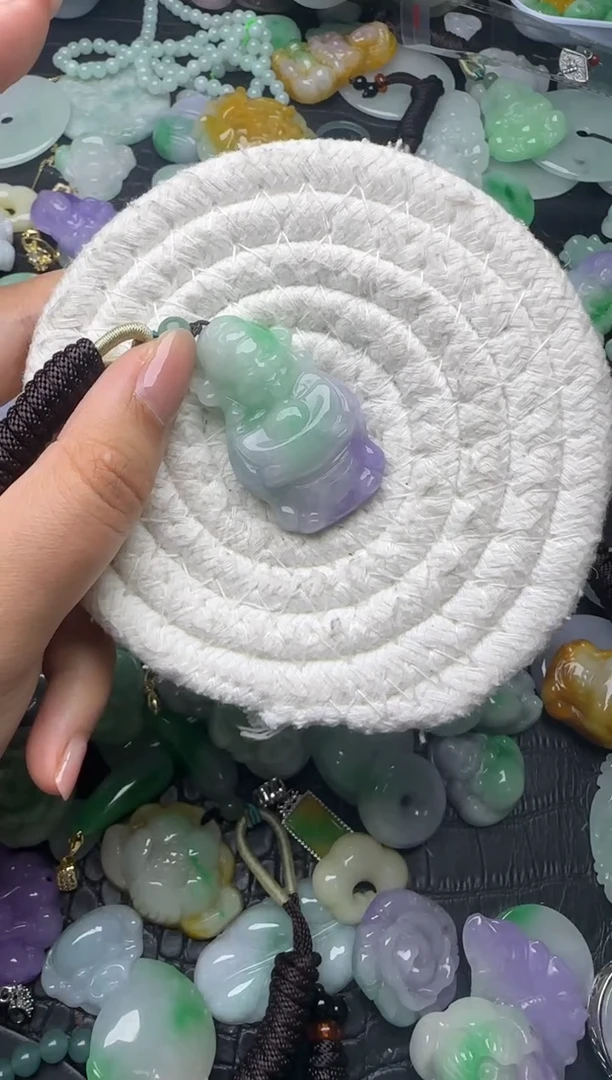 颈饰未镶嵌翡翠缅甸翡翠吊坠