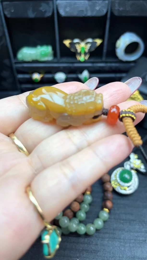 未镶嵌吊坠(赠链)玛瑙/玉髓貔貅吊坠