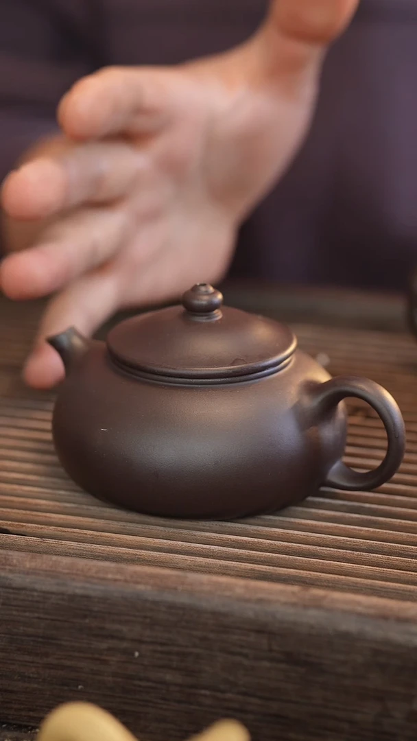 茶壶紫砂寒江 蓝莲花 半手工 200cc