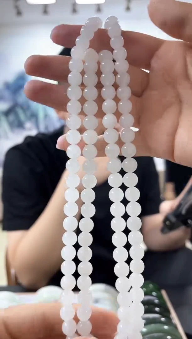 和田玉手镯未镶嵌8mm左右108颗白玉