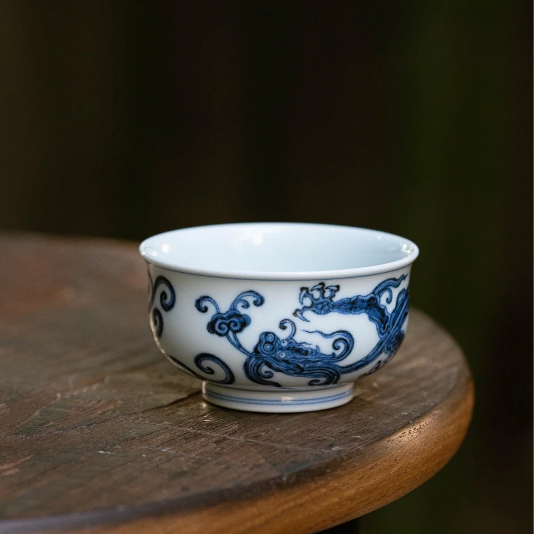且斋慕明青花香草龙内绘祥云陶瓷主人杯复古矮炉式杯满容130