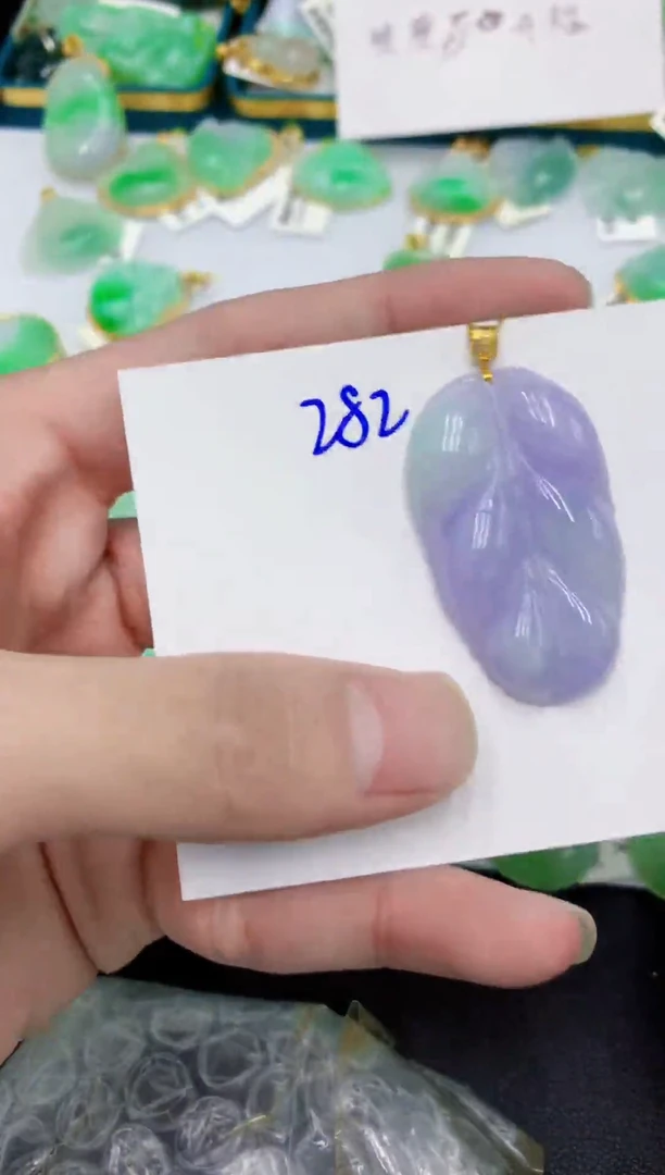 颈饰18K金镶嵌翡翠111111