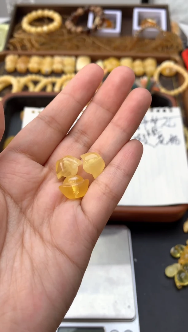 【闪购商品】琥珀珠宝奇石未镶嵌042琥珀蜜蜡多样性随机发其一