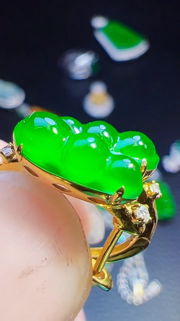 18K金镶嵌翡翠耳饰老*翡翠