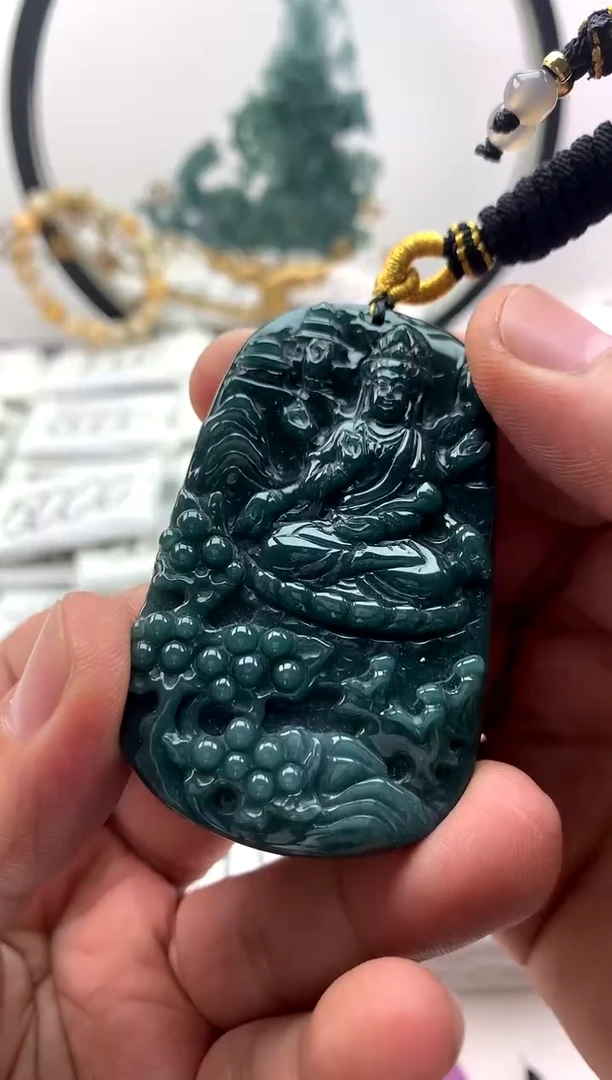 翡翠未镶嵌颈饰千手