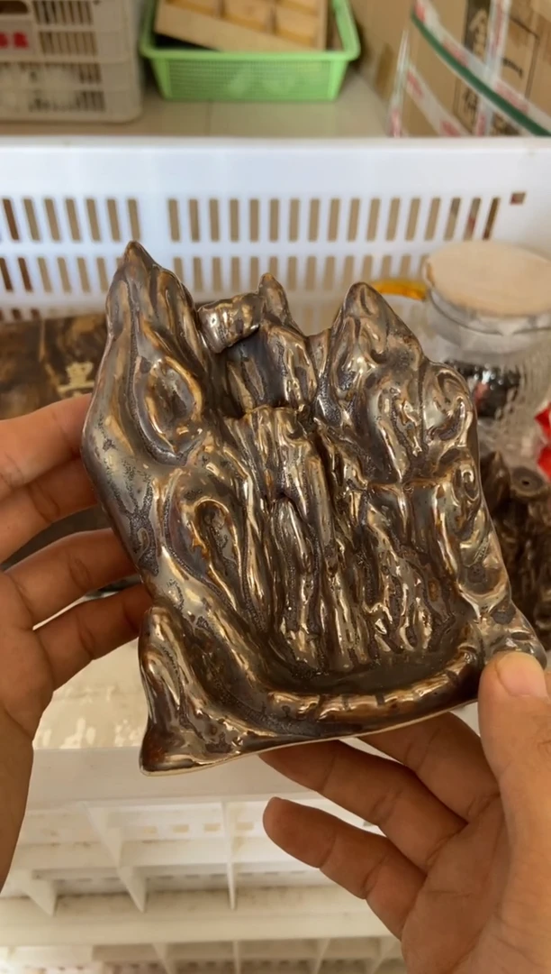 无运费险有瑕疵的摄影的产品有使用过的痕迹有点脏介意勿拍