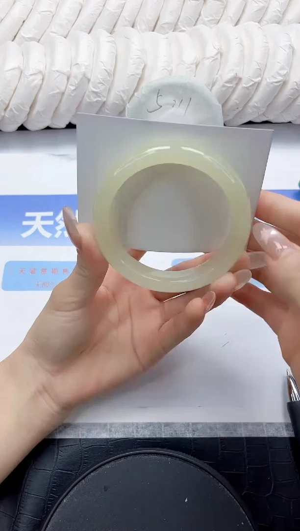 未镶嵌手镯石英质玉5-58.8