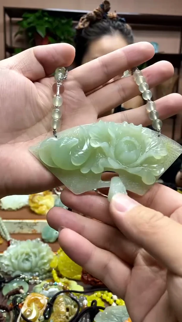 未镶嵌岫玉颈饰儿**全·