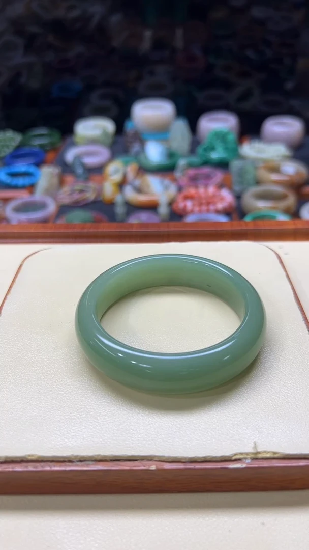 未镶嵌手镯石英质玉平**珍165