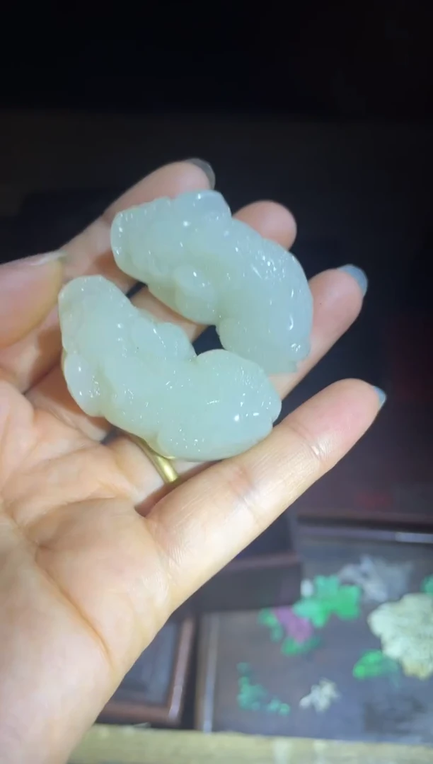 和田玉未镶嵌颈饰白玉貔貅一对给