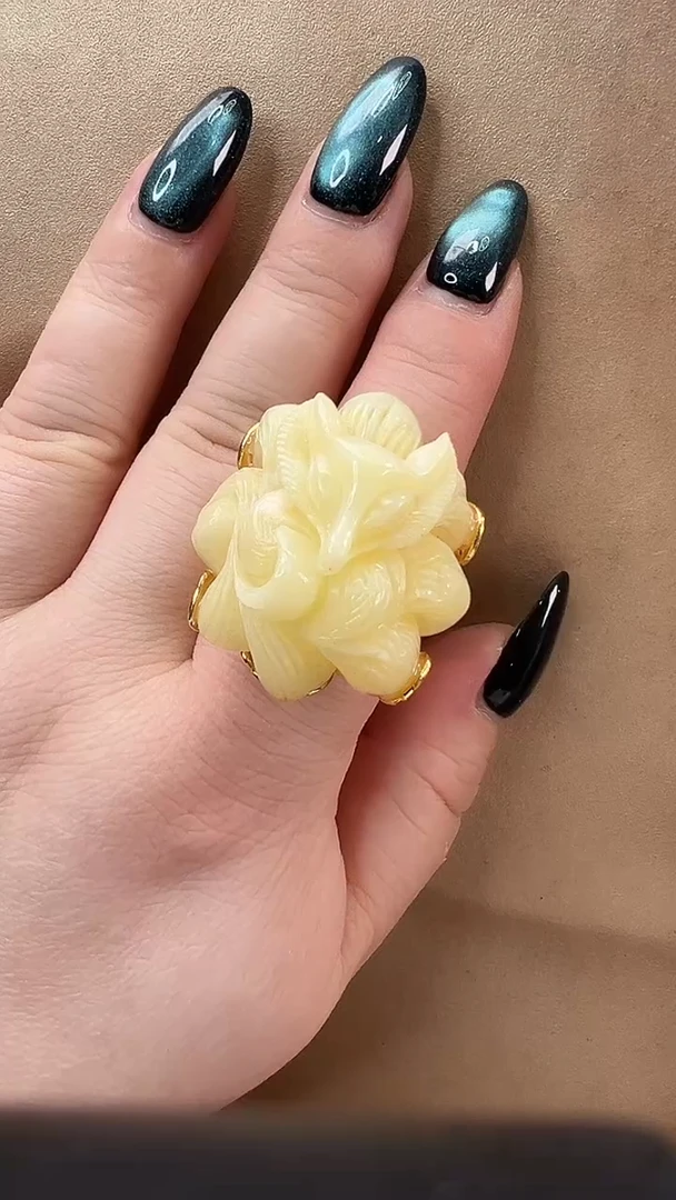 琥珀颈饰未镶嵌戒指