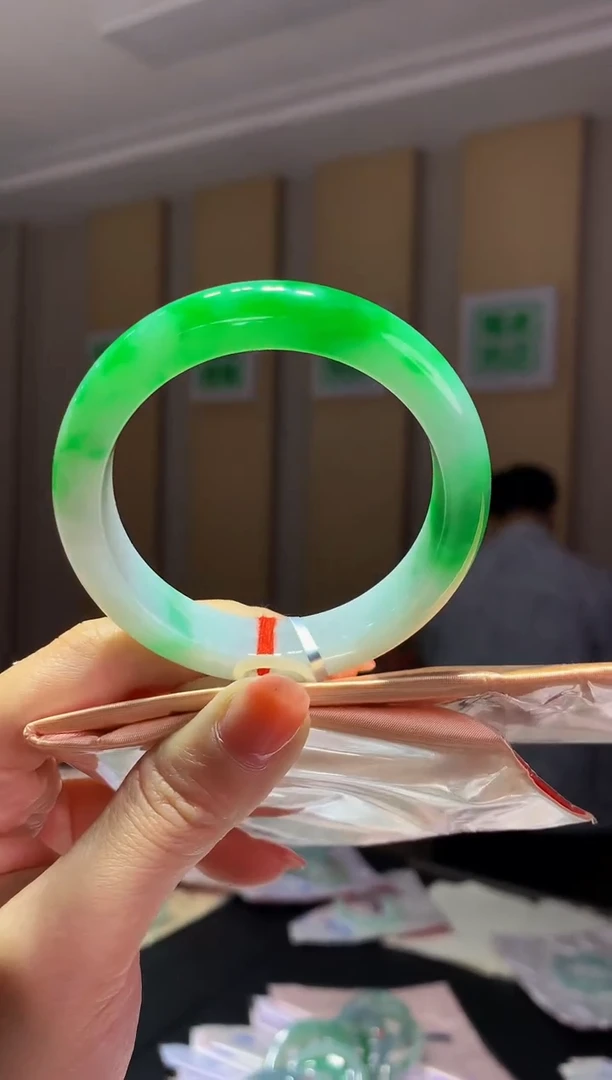 未镶嵌手镯翡翠-Q59 圈口51.6 全款105万 定金2万