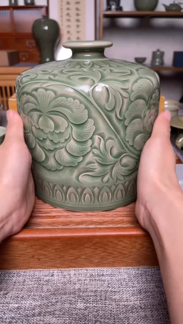 陶瓷381纯手工秘色嘟噜瓶