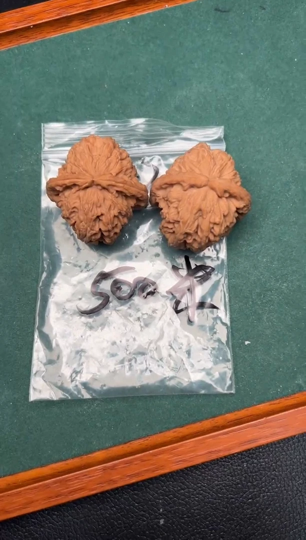 【闪购商品】文玩核桃把件42白狮子