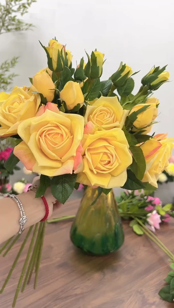 12枝黄色手感保湿妃子玫