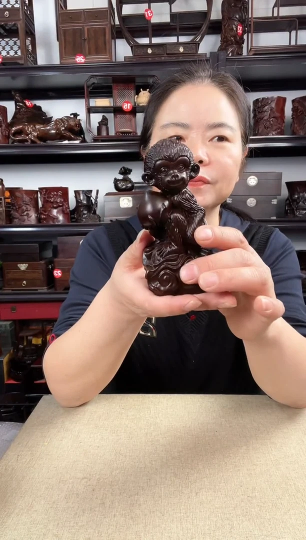 木桃猴老李红木工艺品
